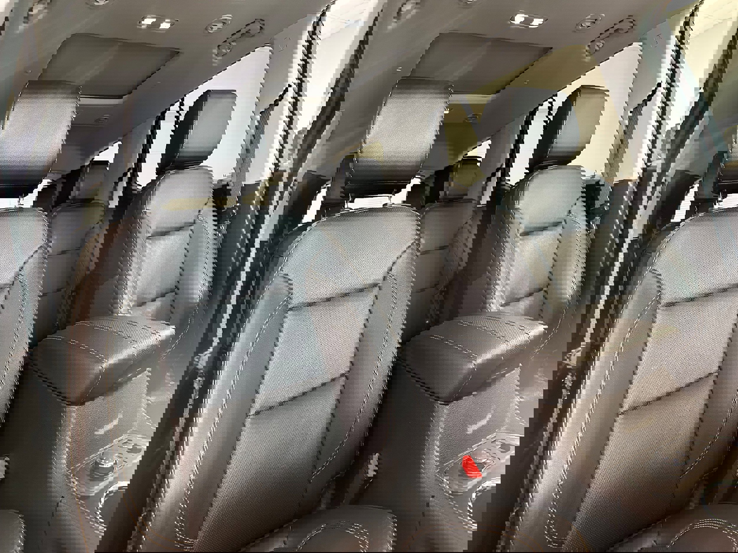 Used 2021 Chevrolet Traverse Premier image 16