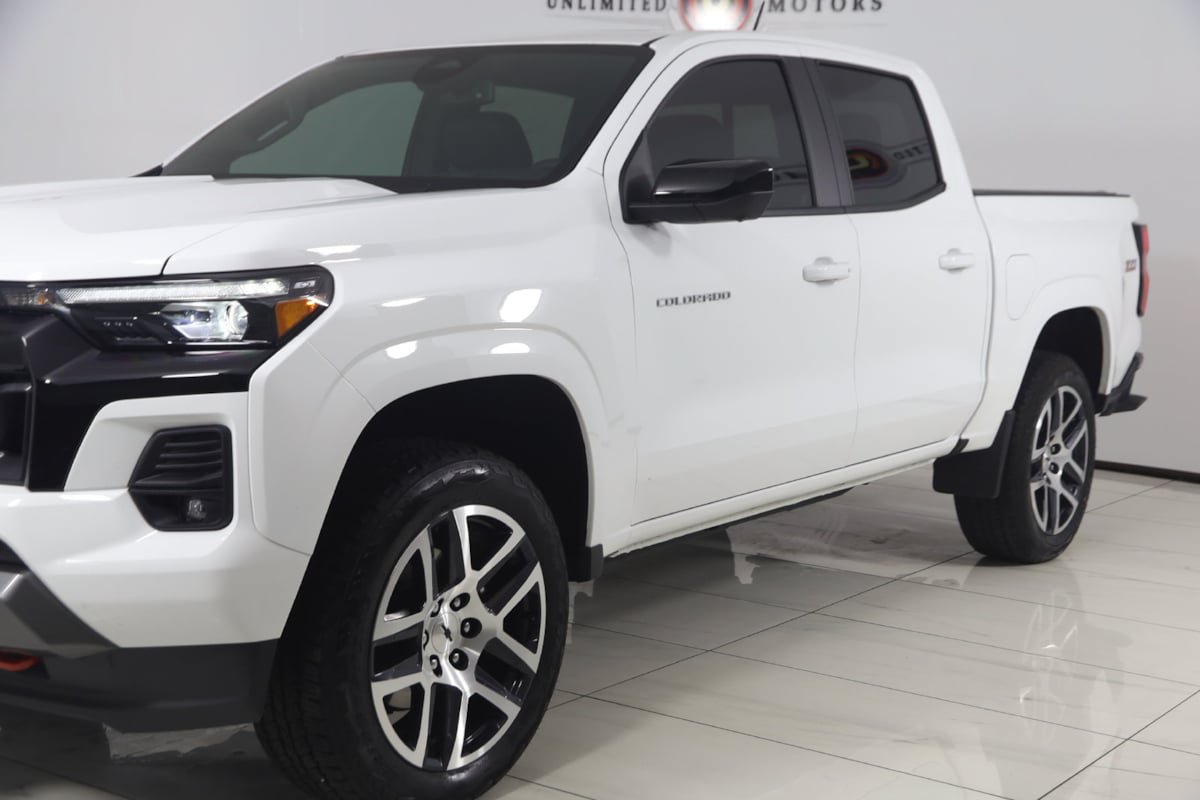 Used 2024 Chevrolet Colorado Z71 w/ Z71 Convenience Package 2 AWD/4WD image 47