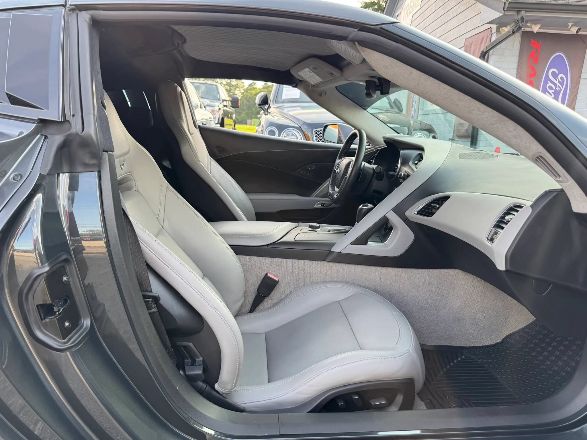 Used 2018 Chevrolet Corvette Stingray Coupe w/ 3LT Preferred Equipment Group RWD image 20