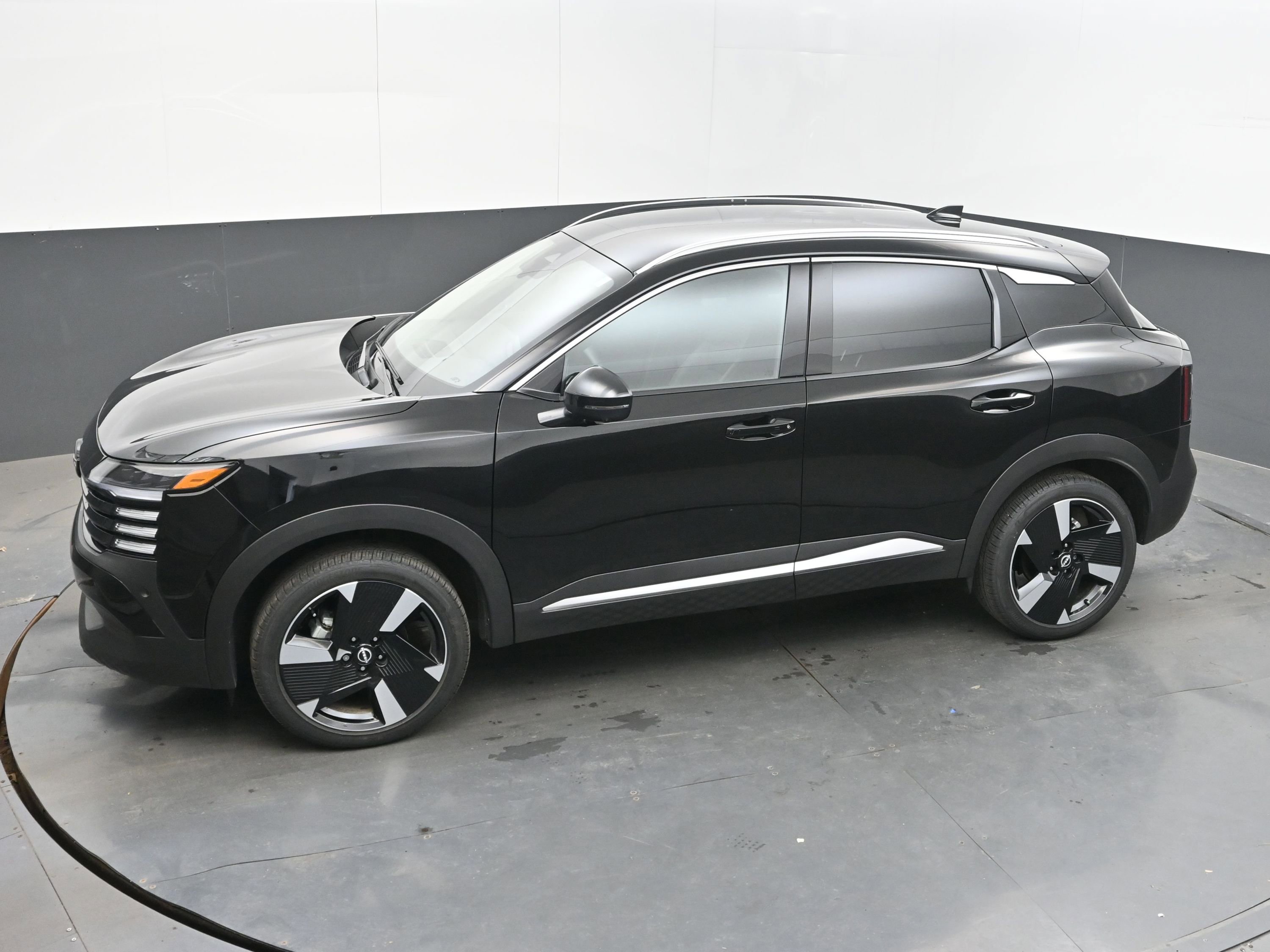 Used 2025 Nissan Kicks SR image 30