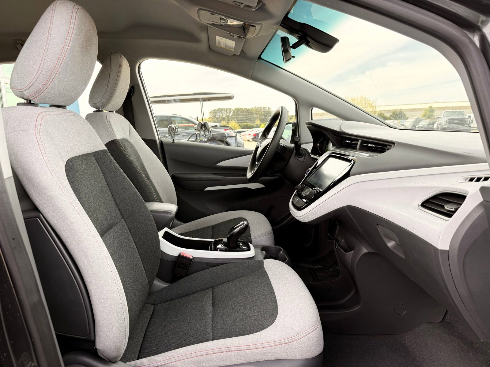 Used 2018 Chevrolet Bolt LT FWD image 23