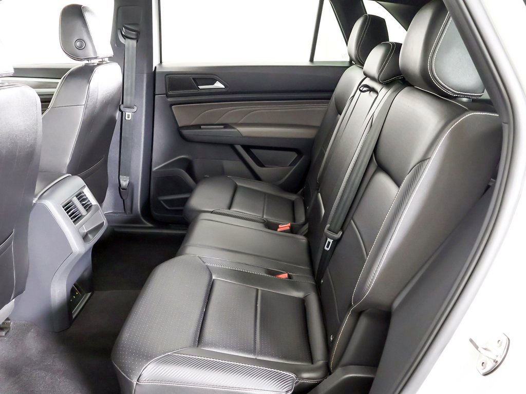 Used 2023 Volkswagen Atlas Cross Sport SE w/ Panoramic Sunroof Package image 34