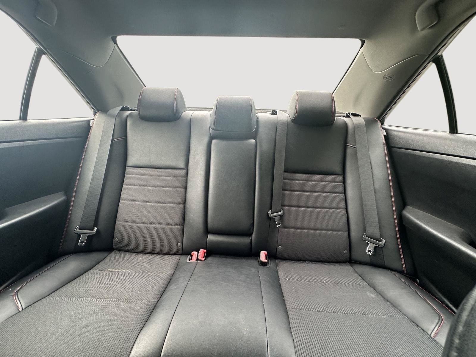 Used 2016 Toyota Camry SE FWD image 13