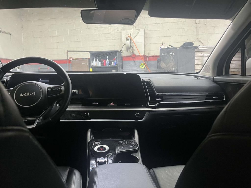 Used 2023 Kia Sportage EX image 12