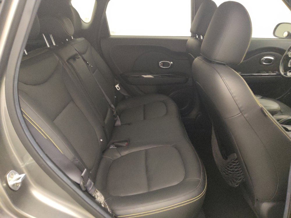 Used 2014 Kia Soul + w/ Primo Package FWD image 19