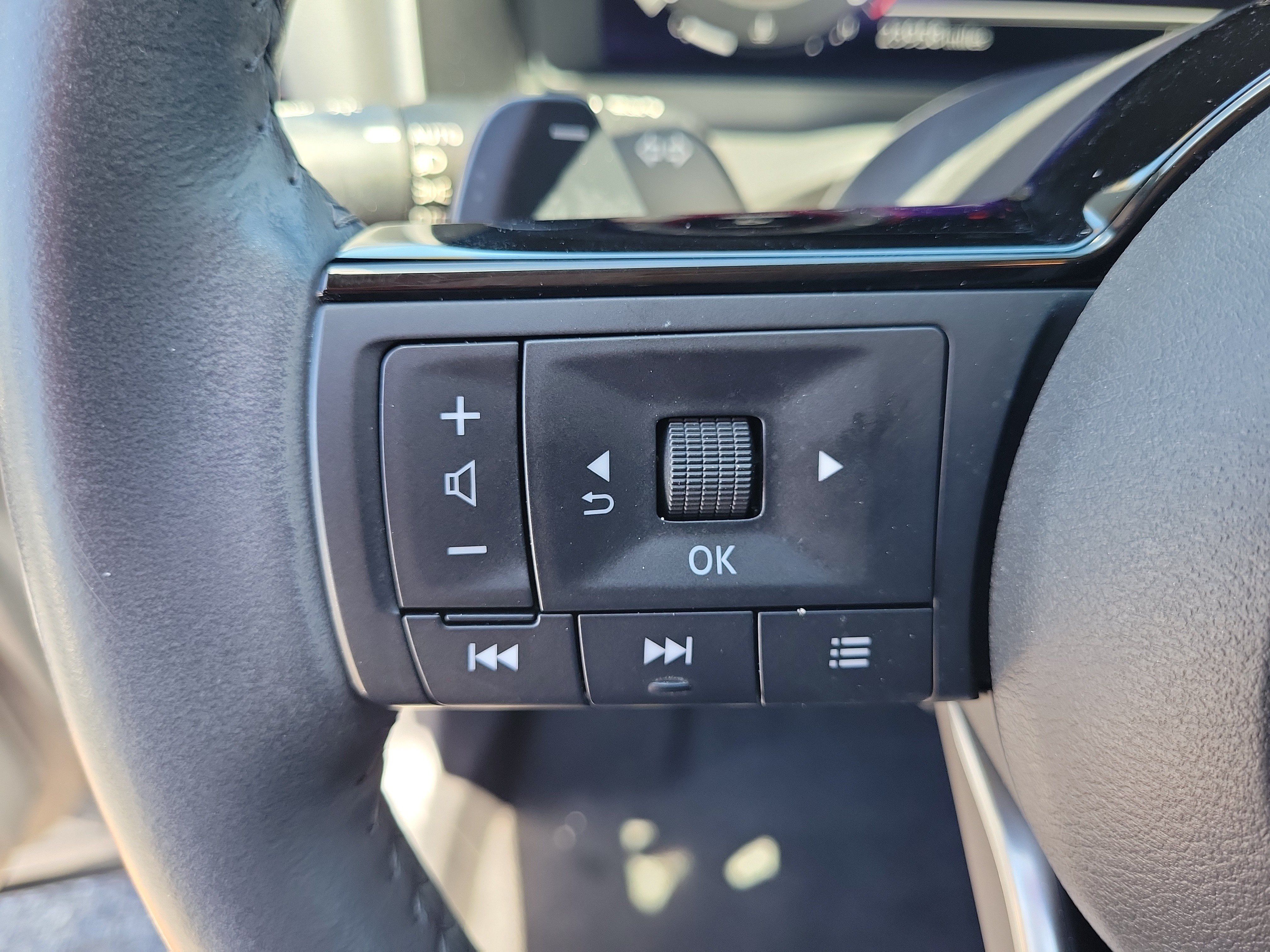 Certified 2024 Nissan Rogue SL FWD image 19