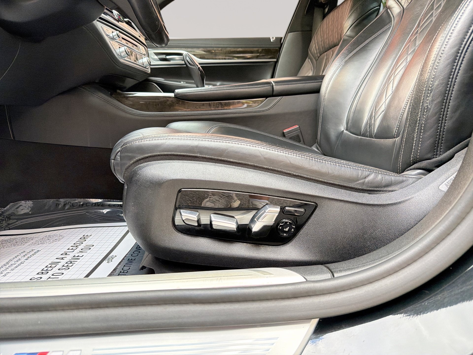 Used 2019 BMW 750i xDrive w/ M Sport Package AWD/4WD image 14