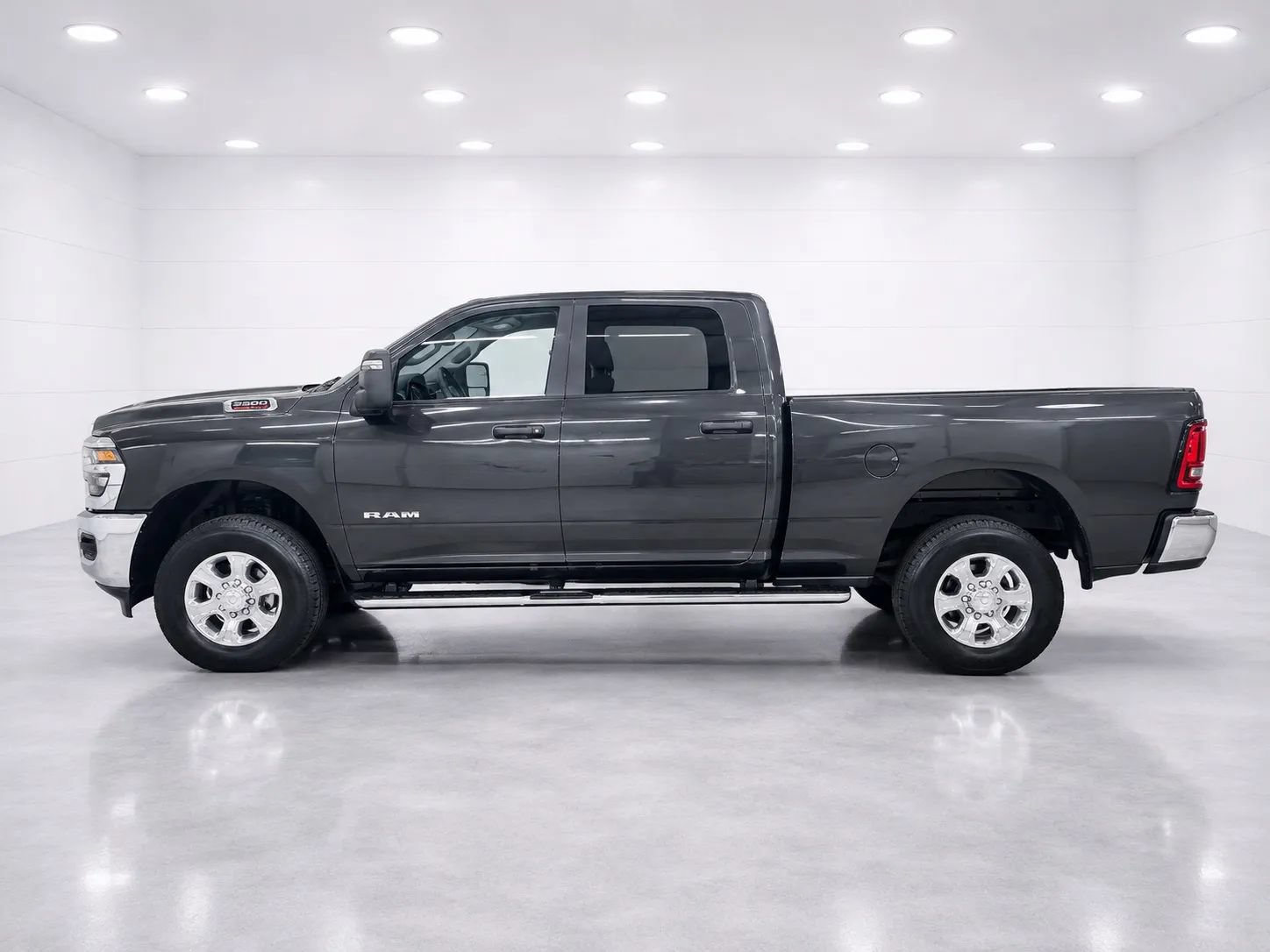 Used 2026 RAM 2500 Big Horn AWD/4WD image 2