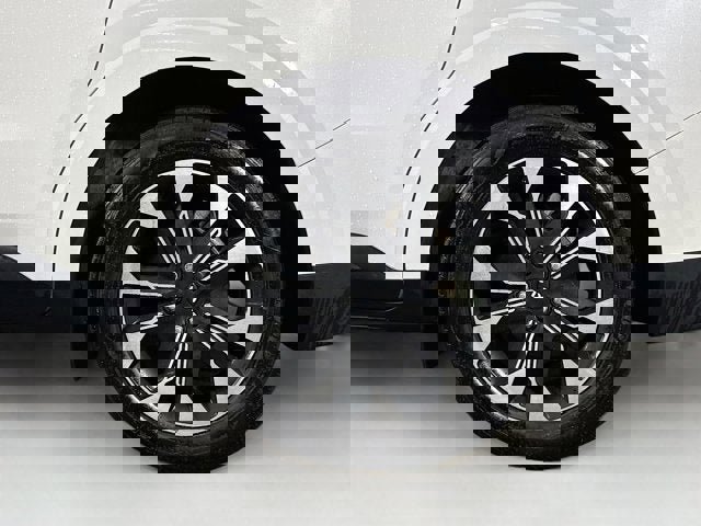 Certified 2024 Kia Carnival EX image 33