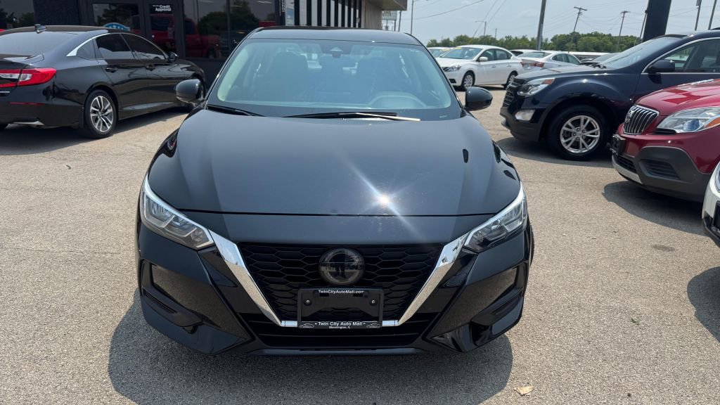 Used 2022 Nissan Sentra SV image 2