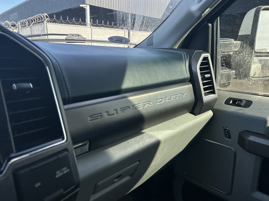 Used 2022 Ford F250 Limited image 15