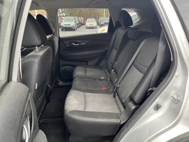 Used 2017 Nissan Rogue SV image 11