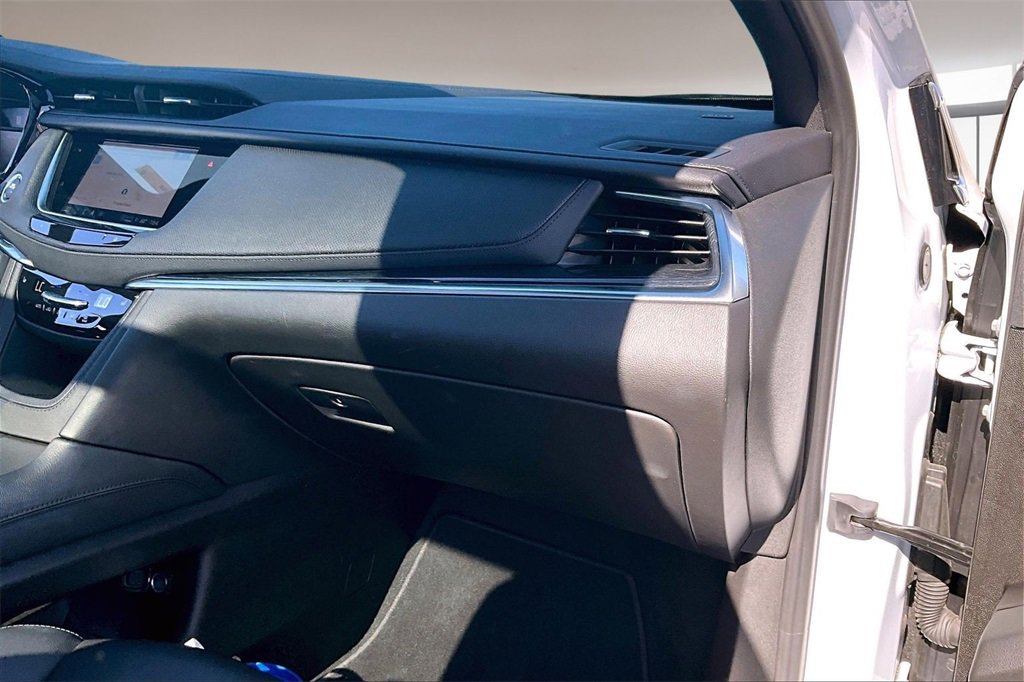 Certified 2025 Cadillac XT5 Premium Luxury image 16