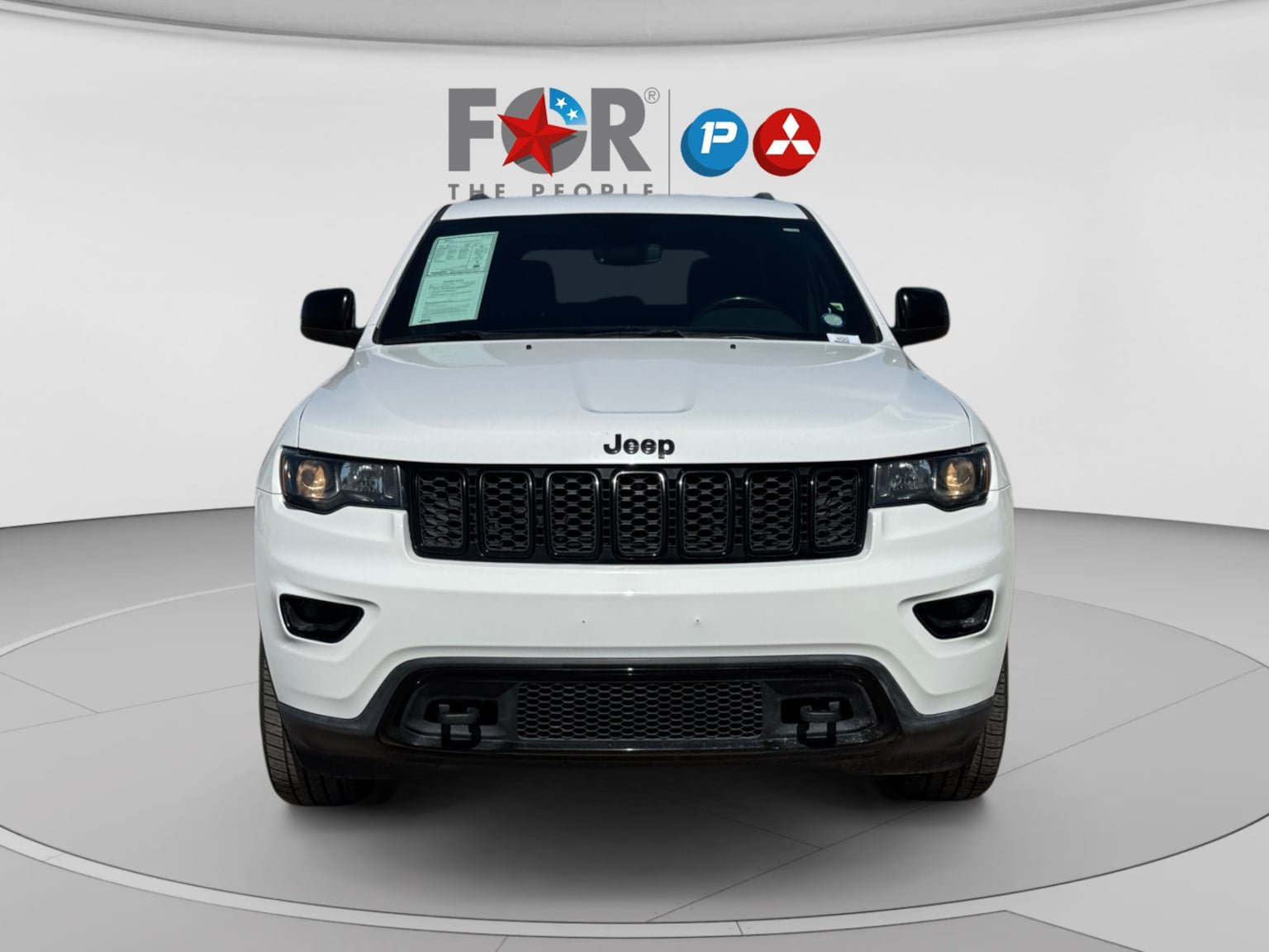 Used 2018 Jeep Grand Cherokee Laredo AWD/4WD image 8