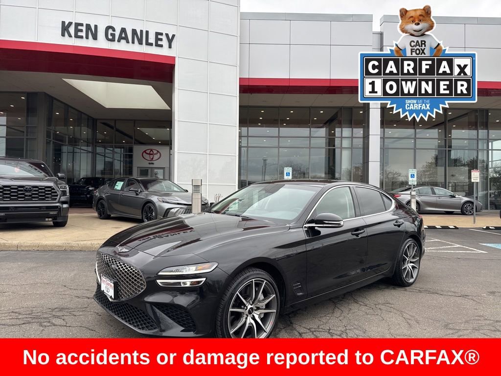 Used 2025 Genesis G70 2.5T image 1