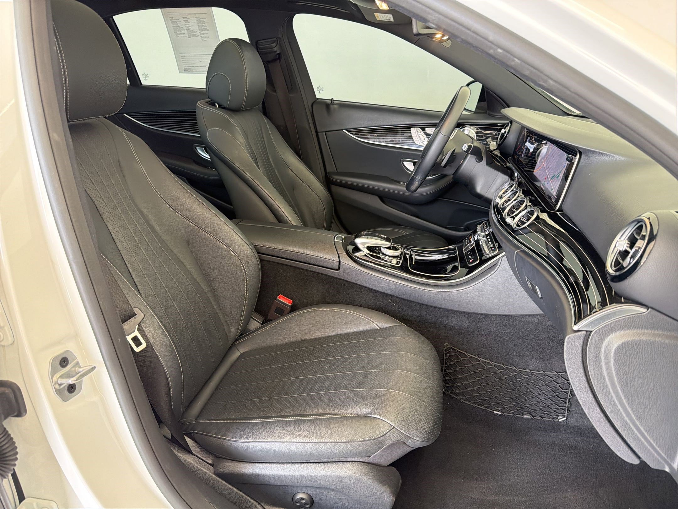 Used 2020 Mercedes-Benz E 350 4MATIC Sedan image 31