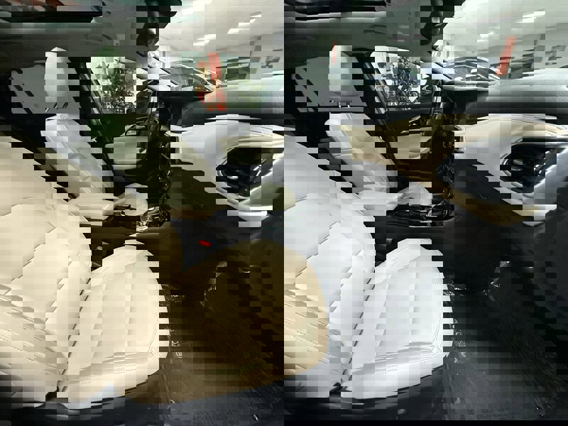 Used 2019 INFINITI QX30 w/ Cargo Package image 11