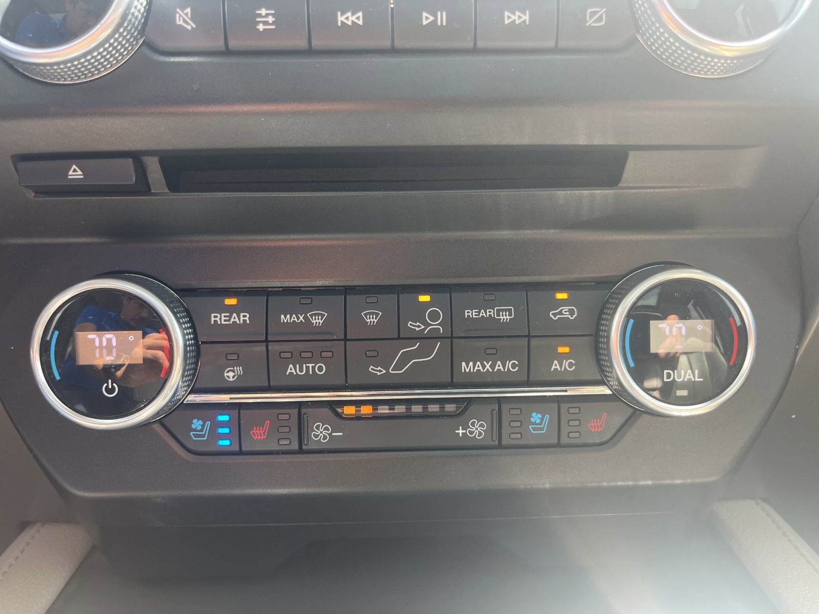 Used 2018 Ford Expedition Max XLT w/ Equipment Group 202A image 11