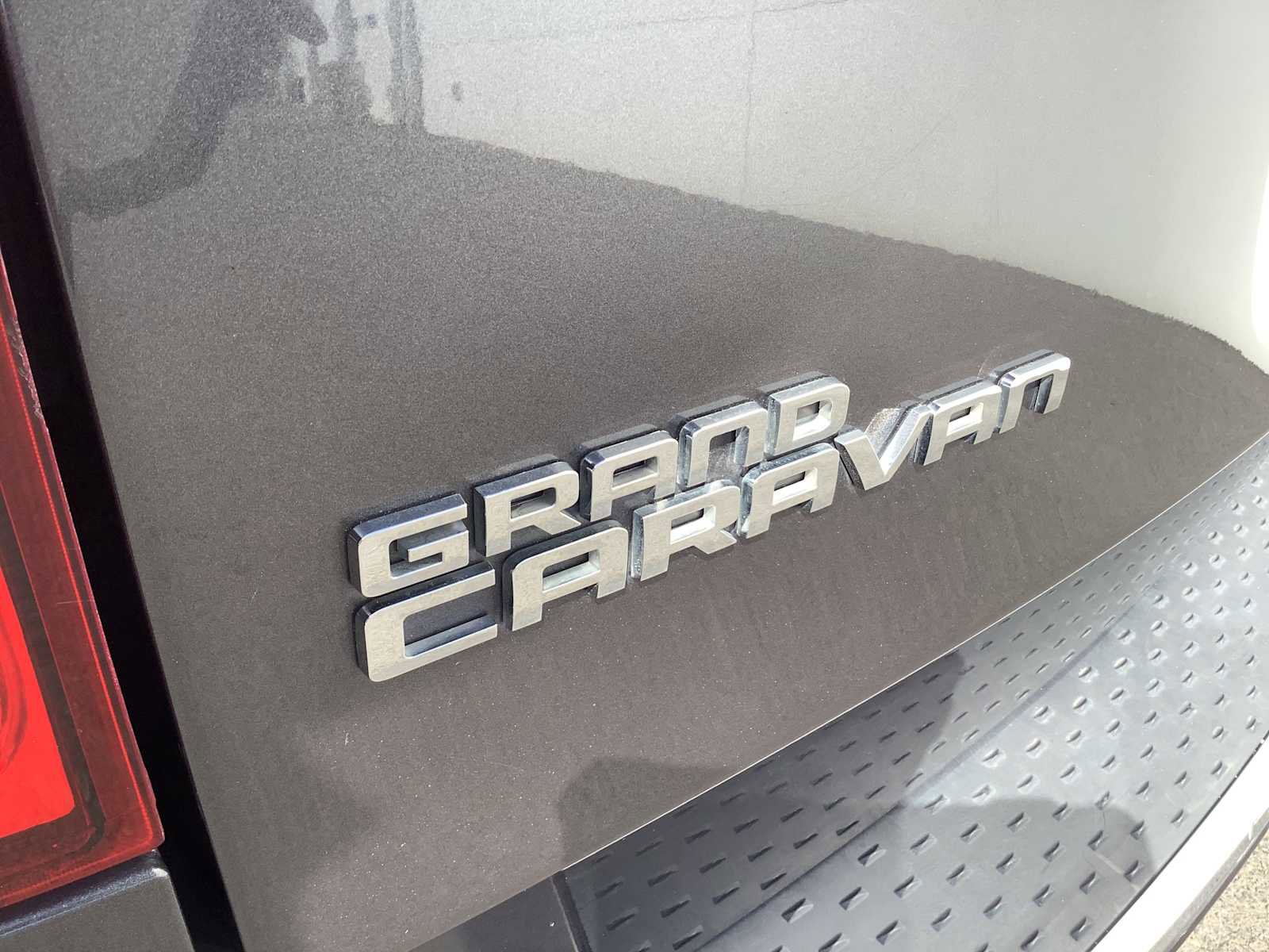 Used 2017 Dodge Grand Caravan SXT FWD image 7