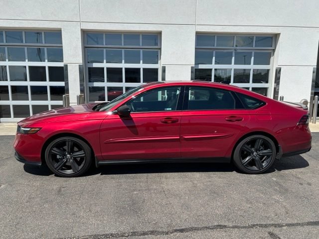 Used 2025 Honda Accord Sport image 3