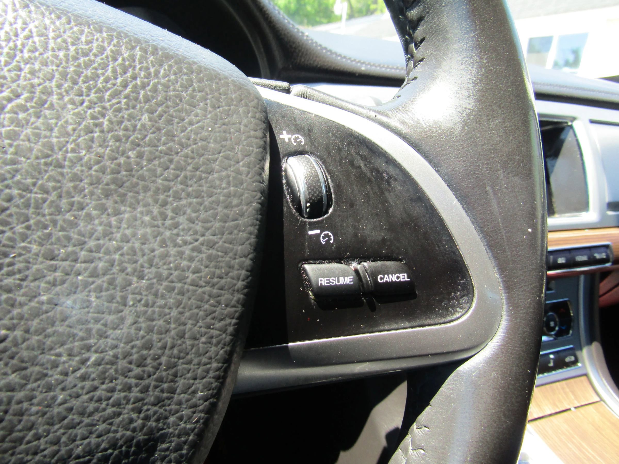 Used 2014 Jaguar XF RWD image 20