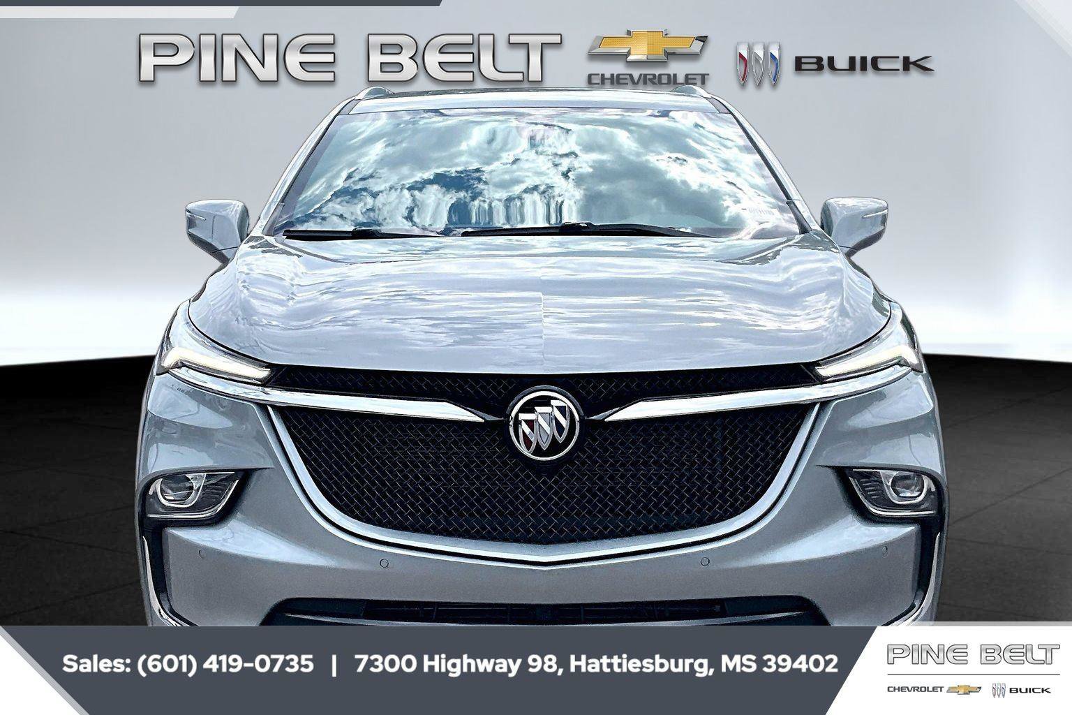 Used 2024 Buick Enclave Essence w/ Sport Touring Edition FWD image 3