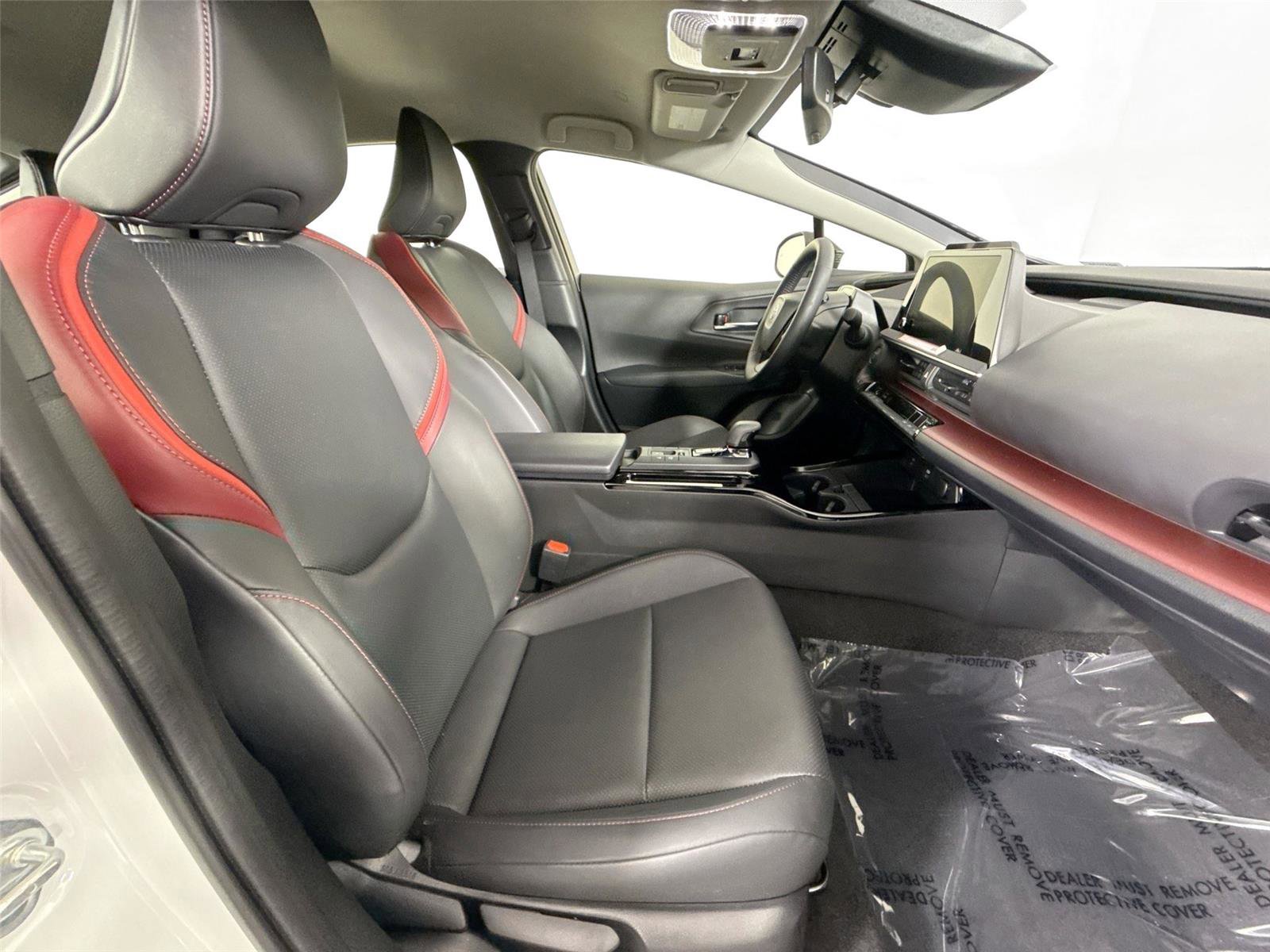 Used 2025 Toyota Prius Plug-In Hybrid image 37