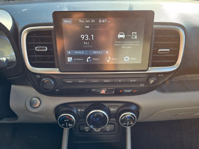 Used 2025 Hyundai Venue SEL FWD image 19