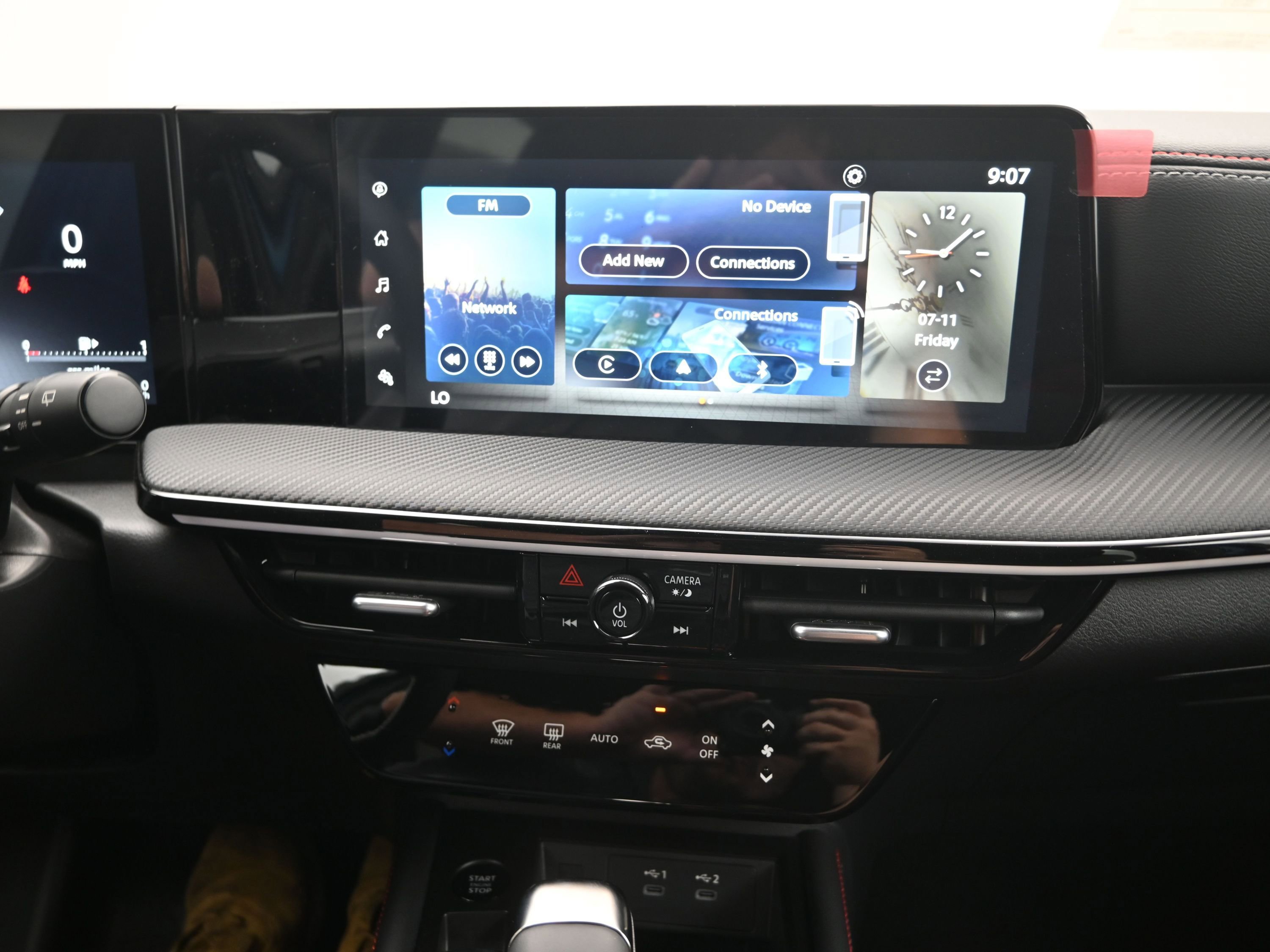 Certified 2025 Nissan Kicks SR image 15