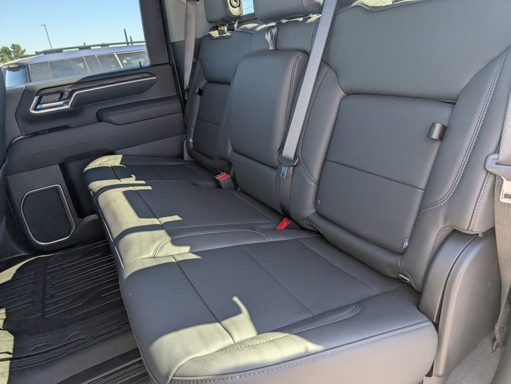 New 2026 GMC Sierra 2500 SLT image 13