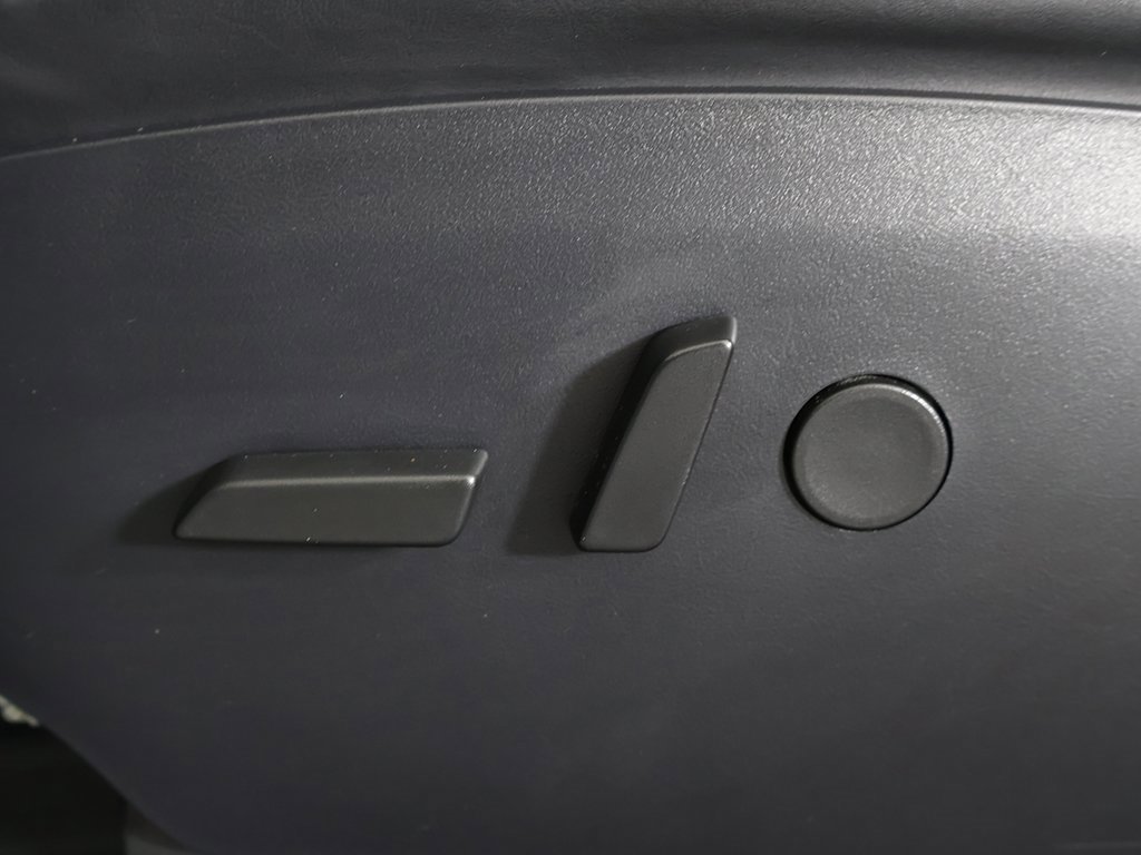 Used 2020 Tesla Model X Long Range image 30