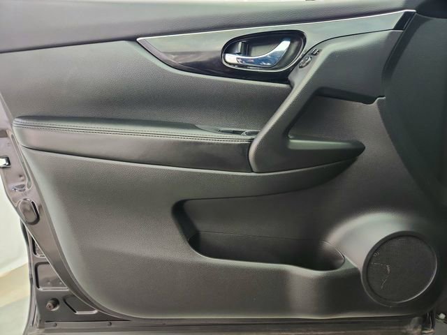 Used 2017 Nissan Rogue Sport SL w/ SL Premium Package FWD image 21