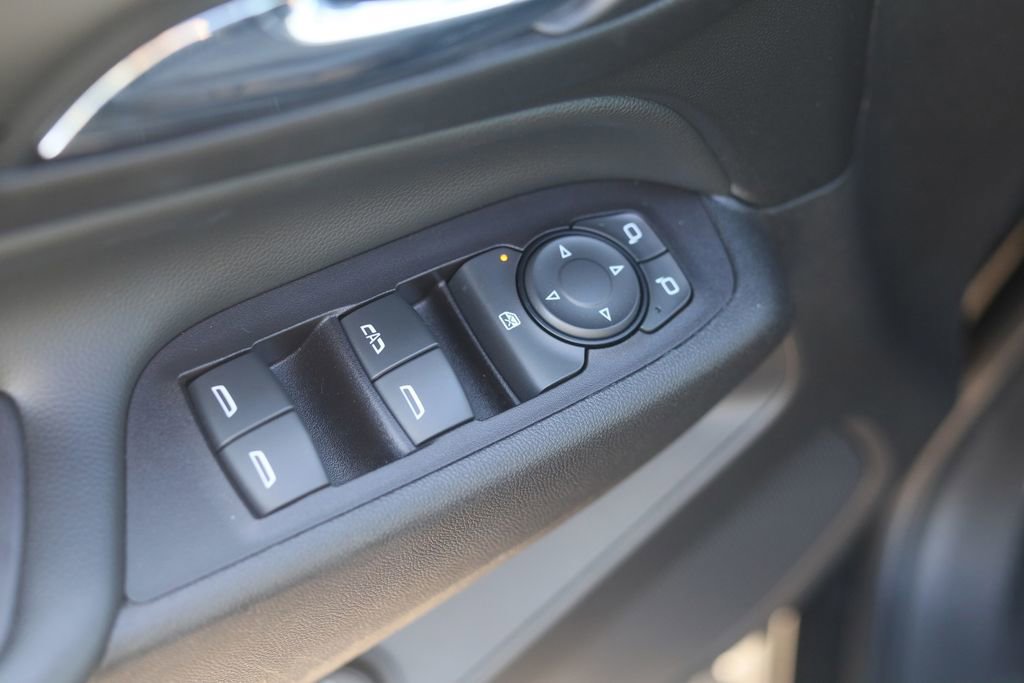 Used 2022 Chevrolet Equinox LT w/ Driver Convenience Package image 15