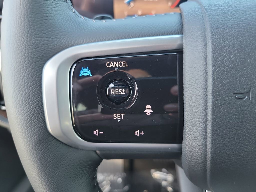 New 2026 Nissan Armada SL w/ Captain's Chari Seat Package image 5