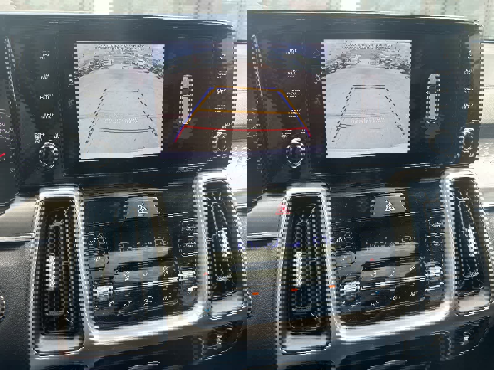 Used 2023 Kia Sorento S w/ Panoramic Sunroof Package image 7