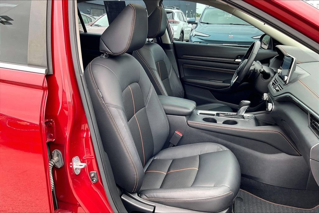 Used 2021 Nissan Altima 2.5 SR w/ SR Premium Package FWD image 9