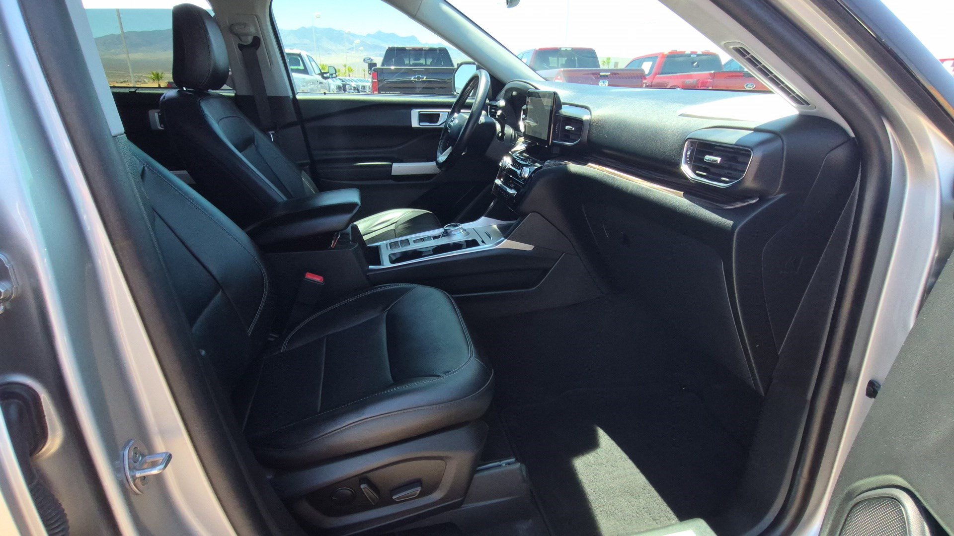 Used 2023 Ford Explorer Limited RWD image 32