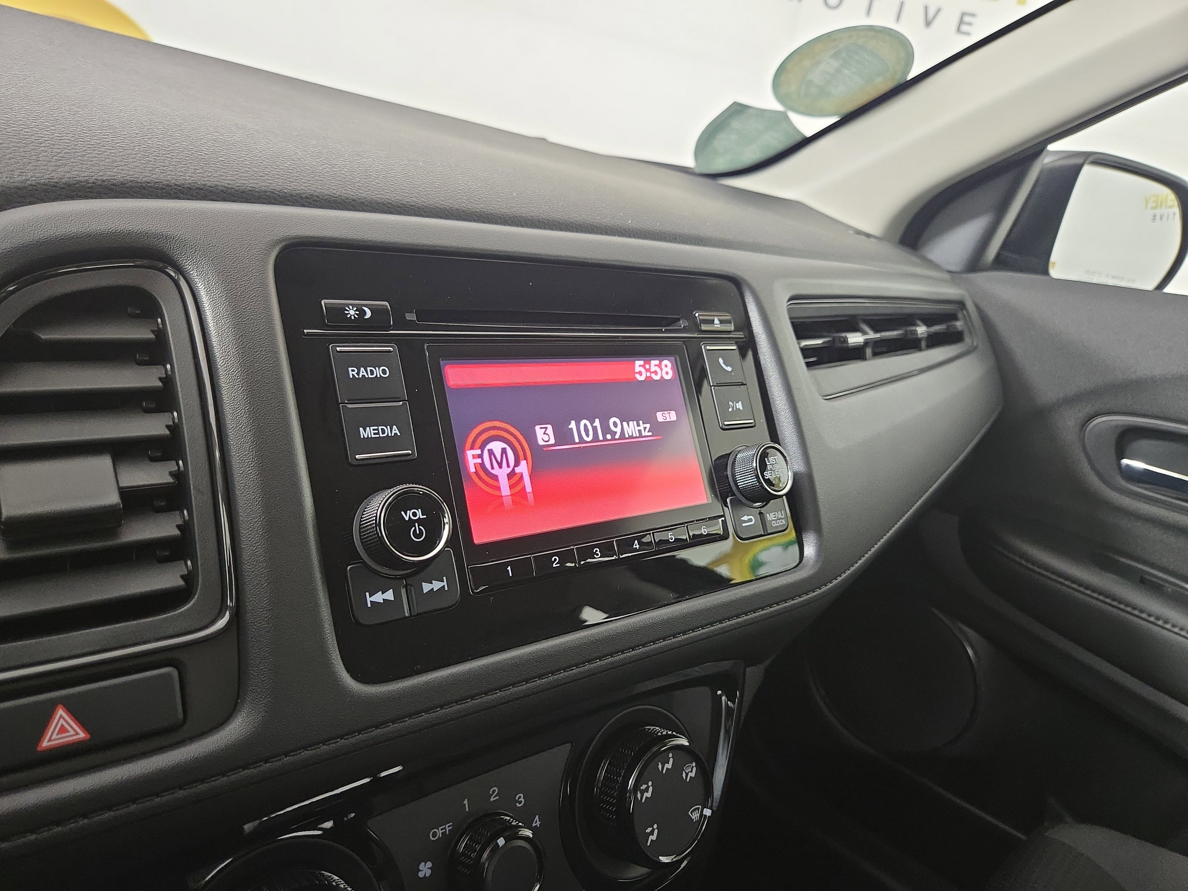 Used 2021 Honda HR-V LX image 19