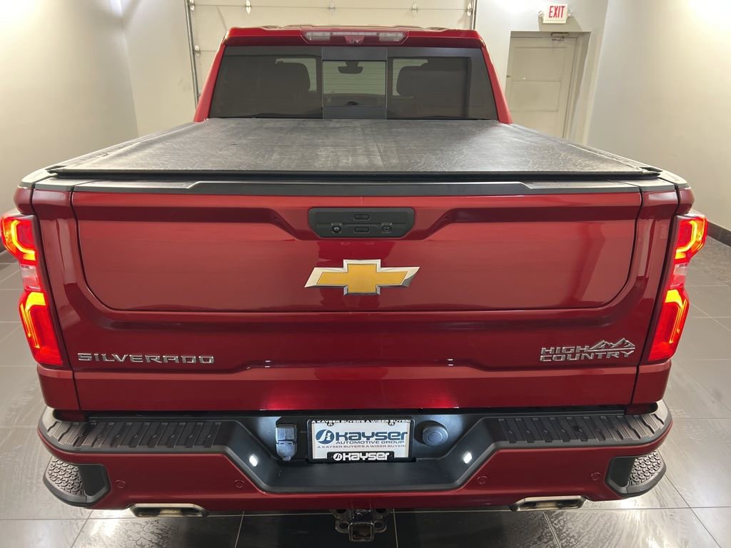 Used 2022 Chevrolet Silverado 1500 High Country w/ Technology Package image 5