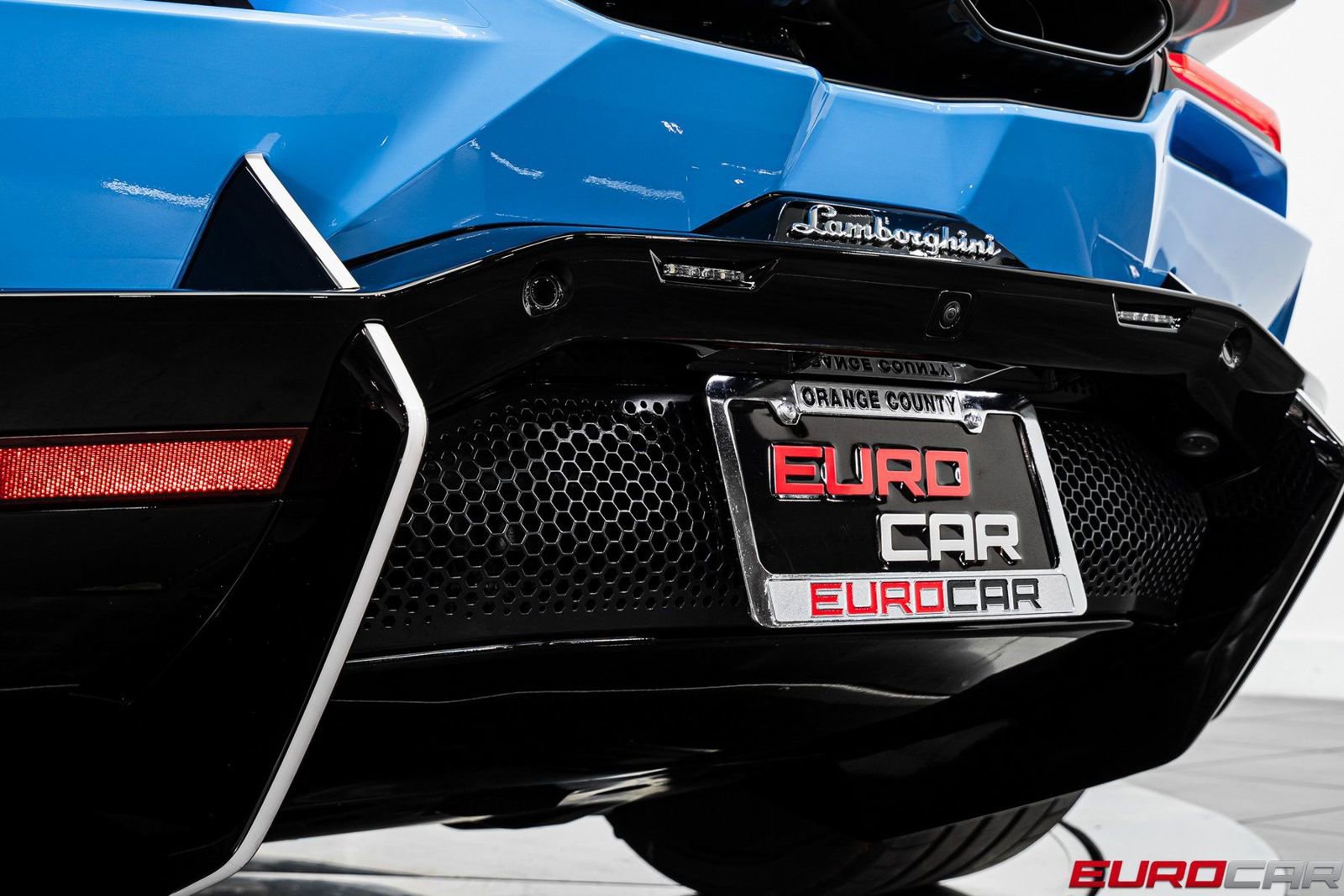 Used 2025 Lamborghini Revuelto image 25