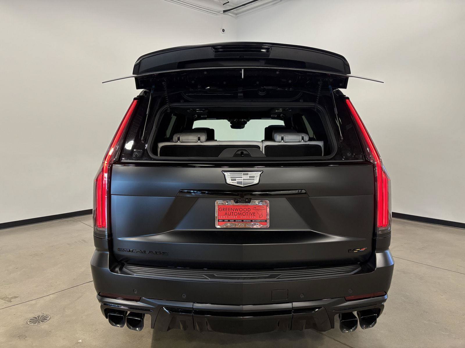 Used 2026 Cadillac Escalade V w/ LPO, ONYX Package AWD/4WD image 37