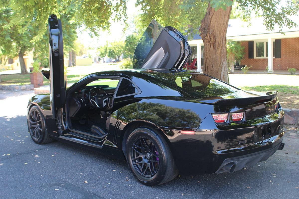 Used 2013 Chevrolet Camaro SS w/ RS Package RWD image 6