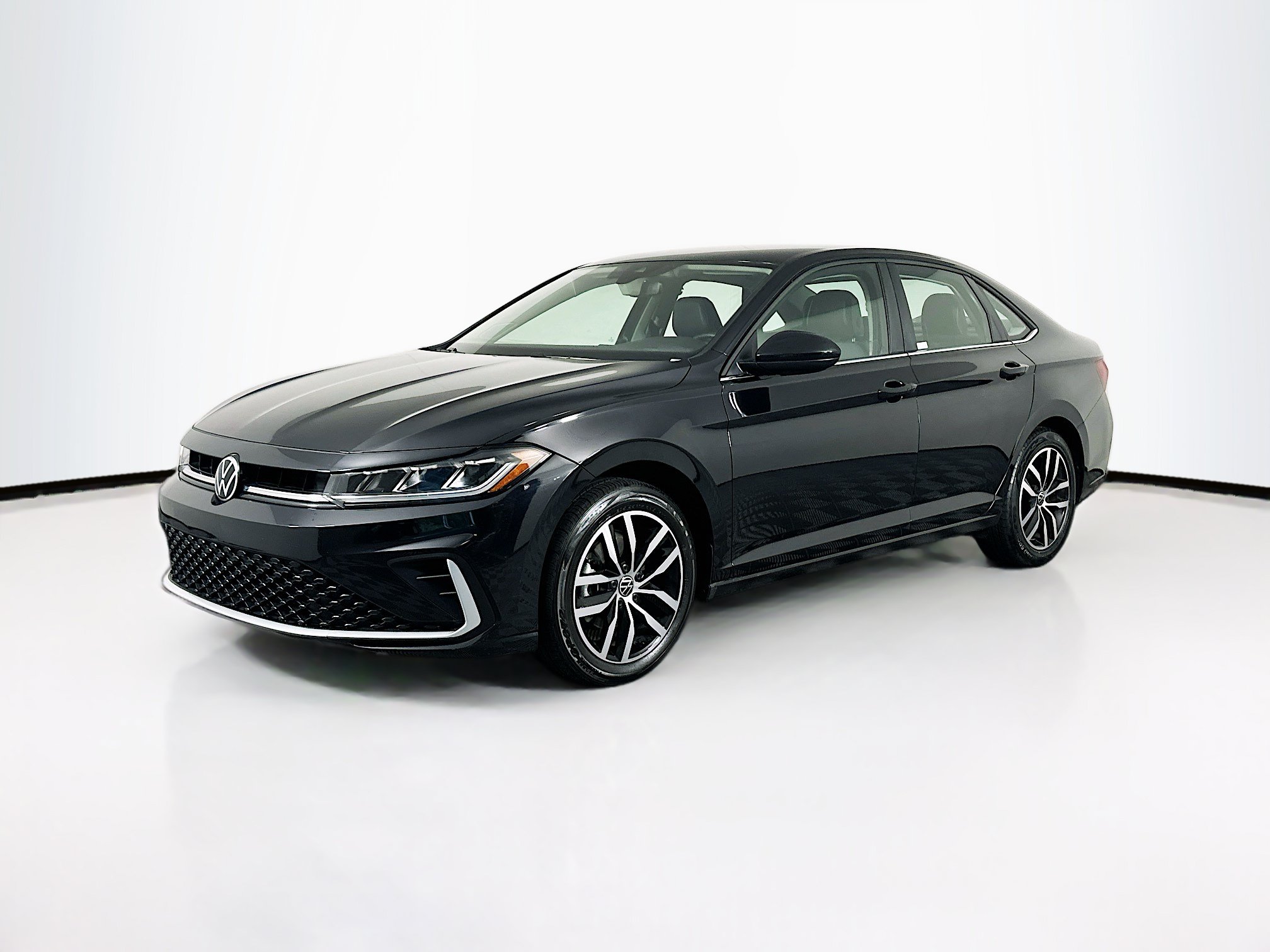 Used 2025 Volkswagen Jetta SE FWD image 3