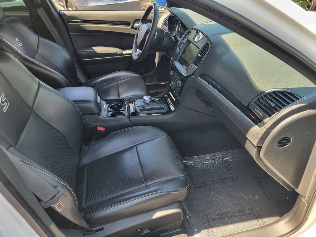 Used 2023 Chrysler 300 S w/ Comfort Group RWD image 18