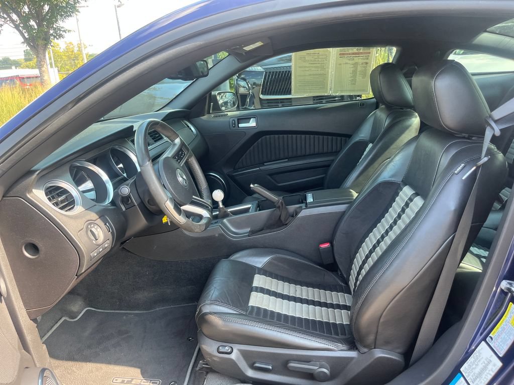 Used 2010 Ford Mustang Shelby GT500 RWD image 10
