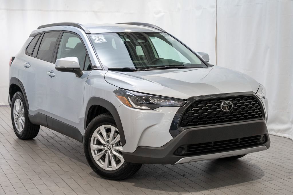 Used 2023 Toyota Corolla Cross LE image 1