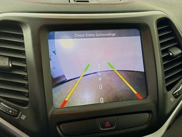 Used 2016 Jeep Cherokee Trailhawk w/ Cold Weather Group image 13