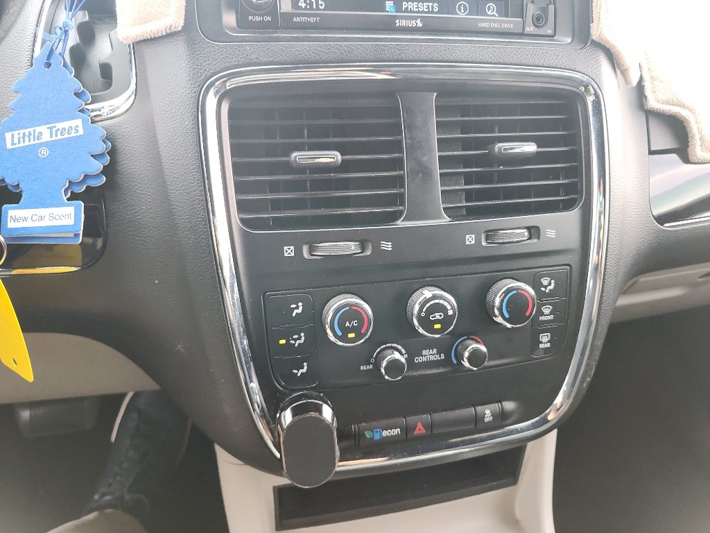 Used 2019 Dodge Grand Caravan SXT FWD image 26