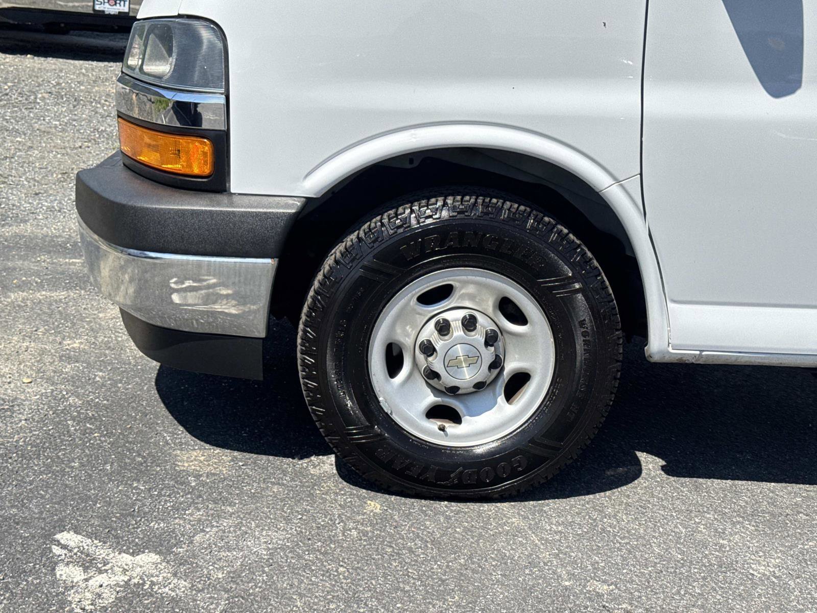 Used 2023 Chevrolet Express 3500 w/ Power Convenience Package image 27