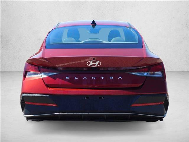 Used 2024 Hyundai Elantra SEL FWD image 6